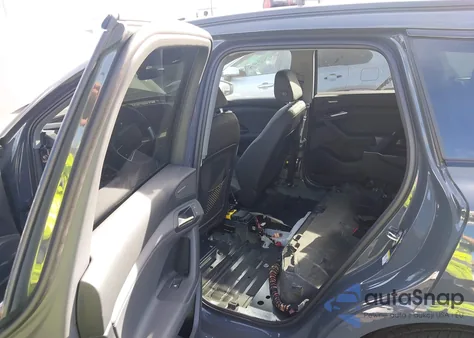 2025 Audi Q6 E-Tron Premium Plus Quattro z USA, uszkodzony, nr VIN WA124BGF2SA067600